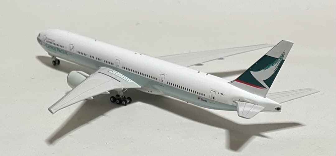 航空機・ヘリコプター Cathay Pacific B 777-300ER 50th