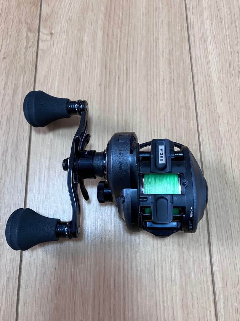 アブガルシア レボビースト 40-HS（右ハンドル）