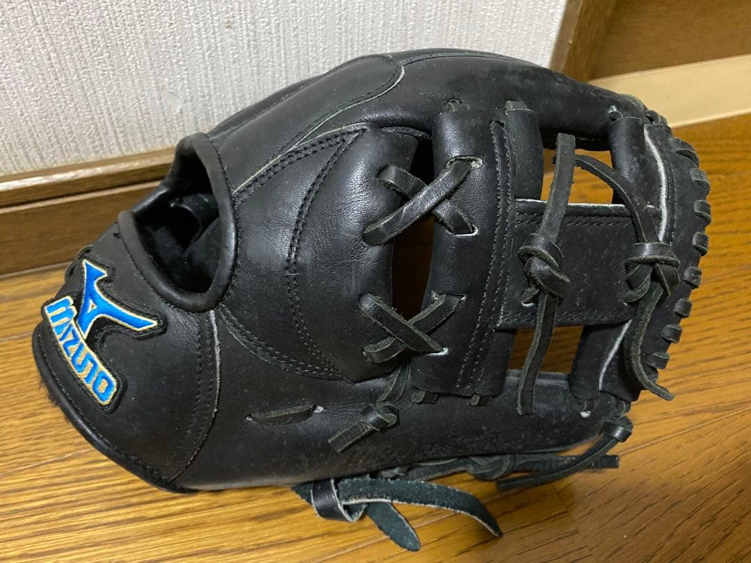 ⭐︎値下げ中⭐︎Mizuno 硬式野球グローブ (内野手用)ブラック