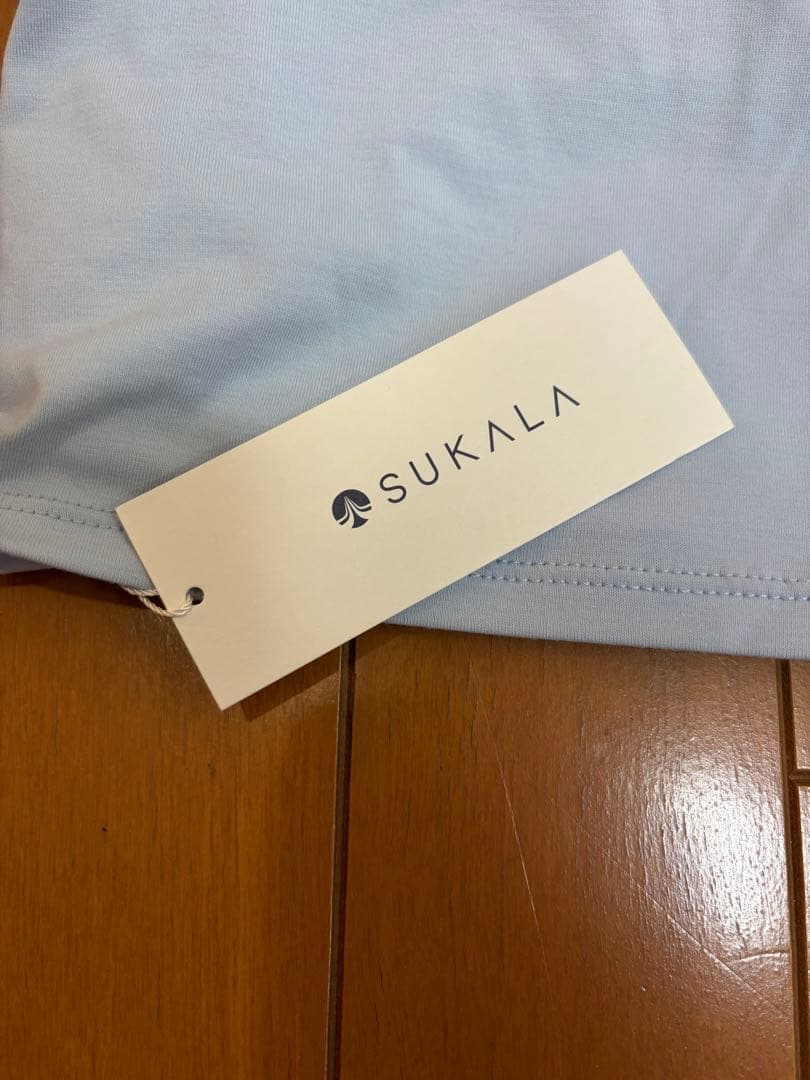 新品　未使用　タグ付き⭐︎SUKALA スカーラ 長袖　ロングスリーブトップス