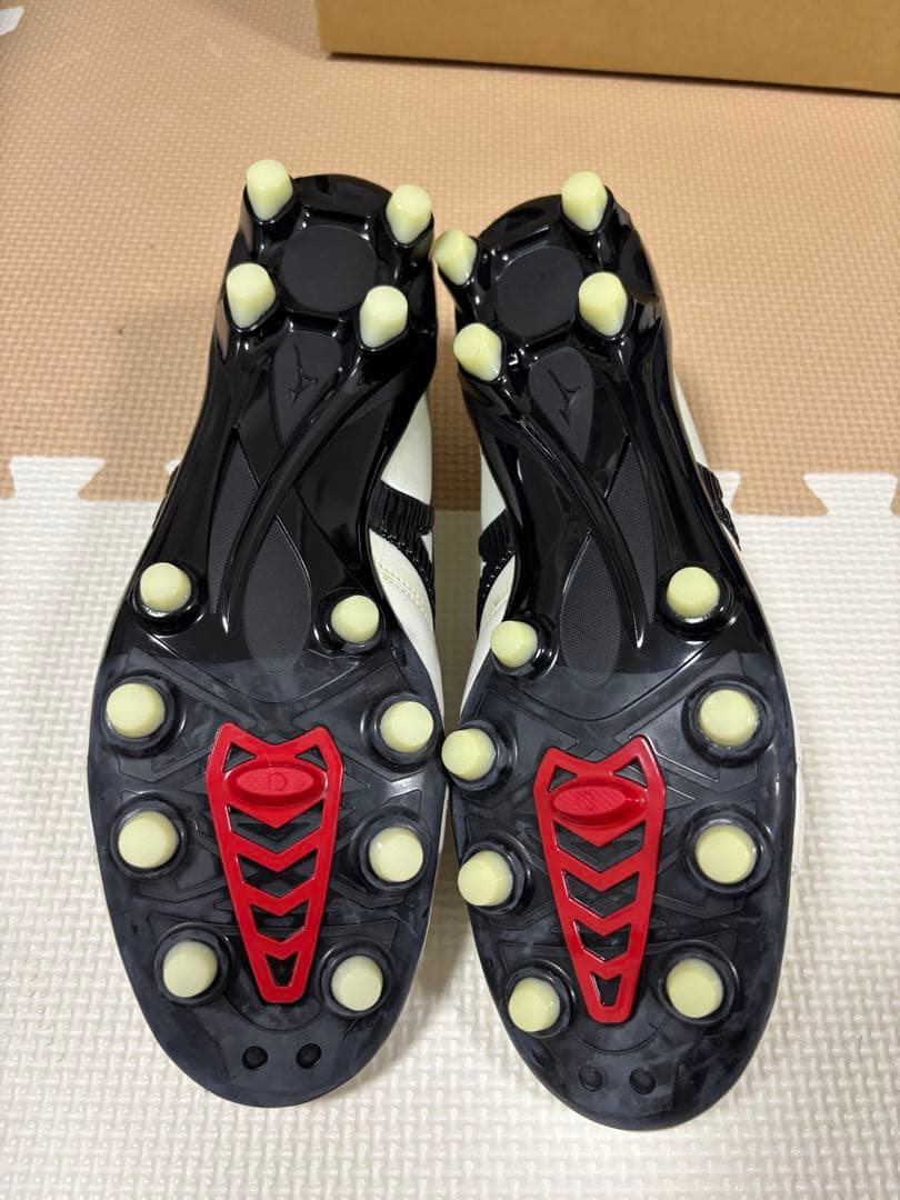 【新品未使用】ミズノ　モレリア NEO 26.5cm