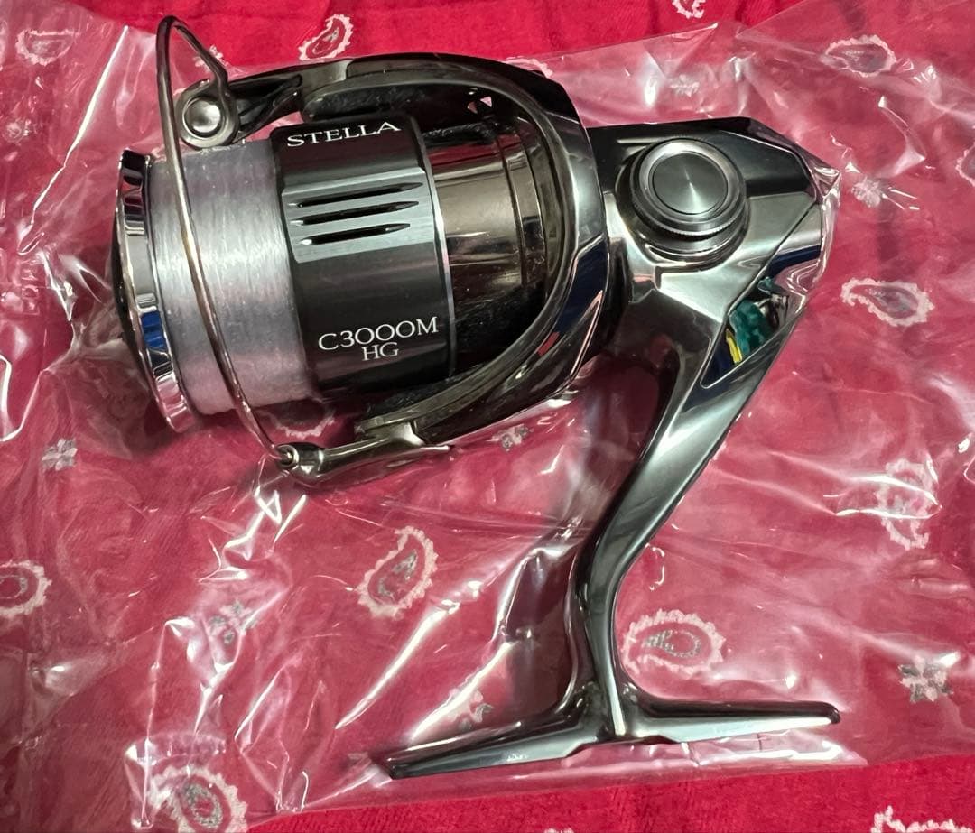 Shimano シマノ　22ステラ C3000MHG スピニングリール　未使用