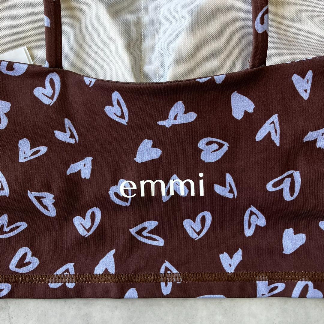 美品　emmi　ペイントハートブラトップ　トレーニングウェア　ビスチェ　1055