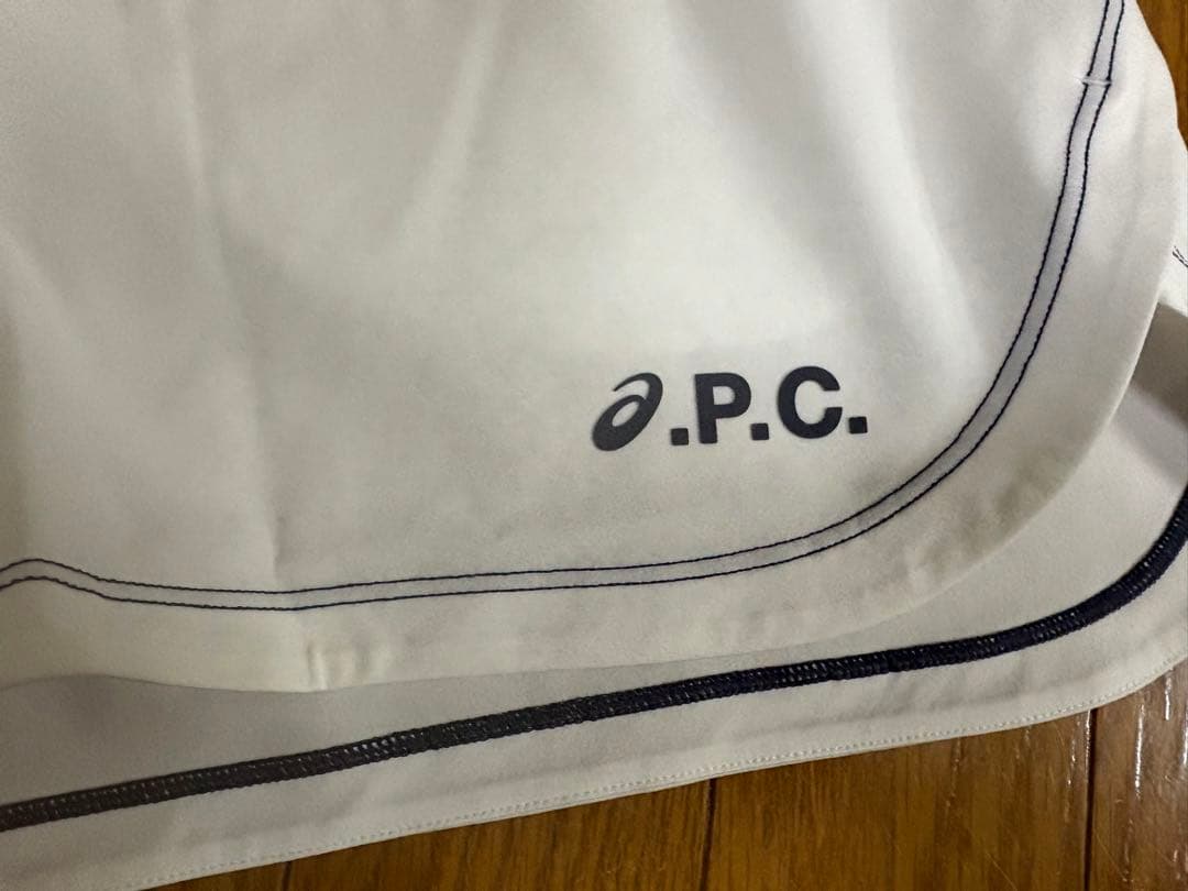 【新品未使用】A.P.C. × ASICS ホワイト ショーツ　SIZEＬ