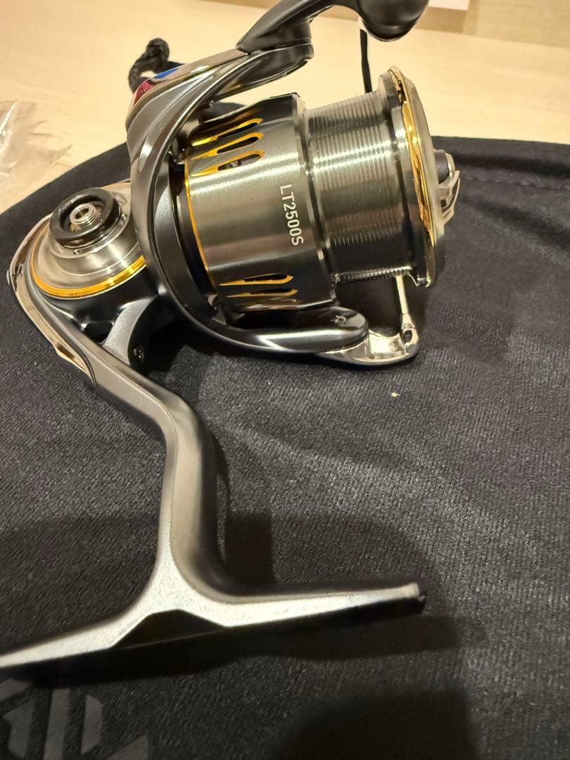 も*い様 【新品】Daiwa 23AIRITY LT2500S スピニングリール