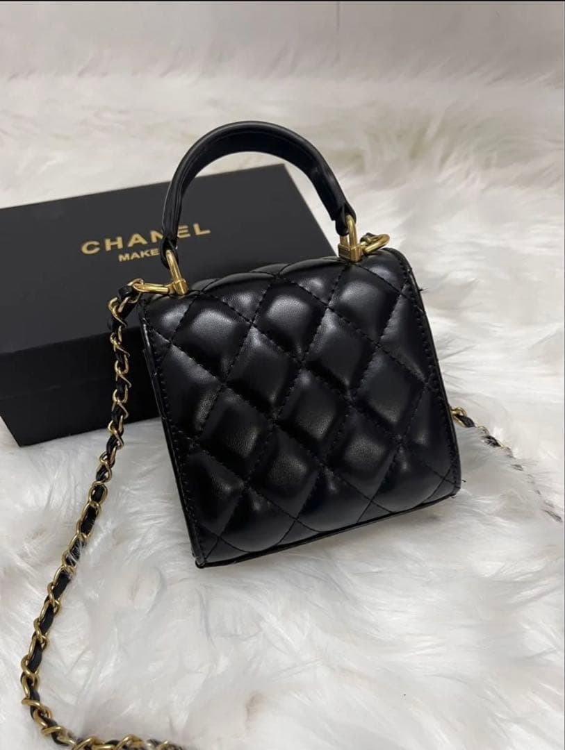 CHANEL ノベルティキルティングバッグ ブラックミラー付き