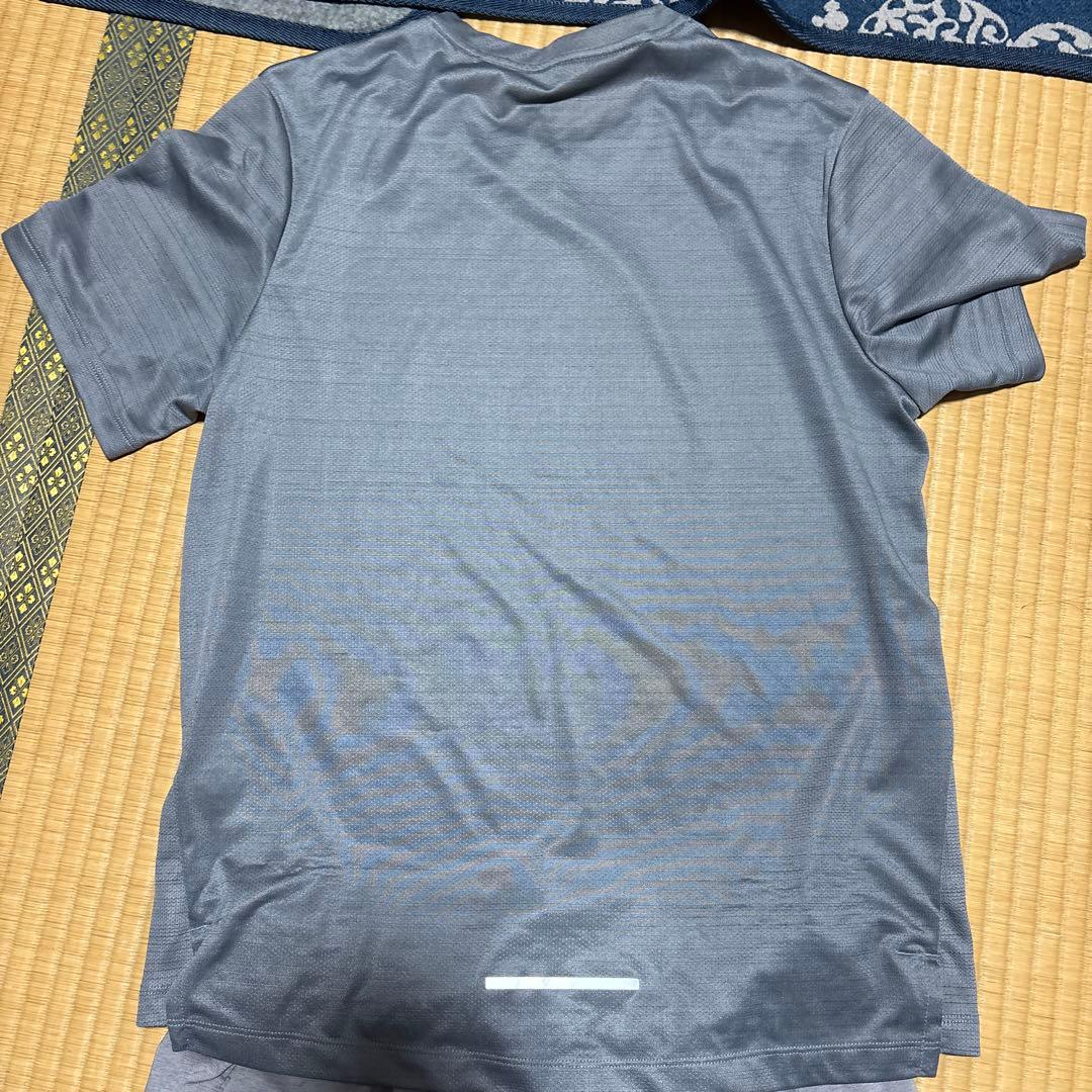 Nike DRI-FIT グレー ランニングシャツ