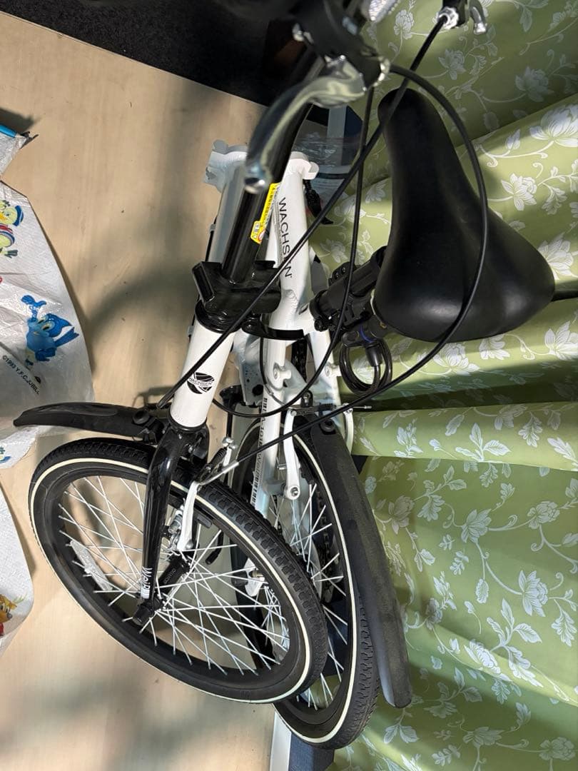 ヴァクセン 20型 折りたたみ自転車 ヴァイス（ホワイト/6段変速）