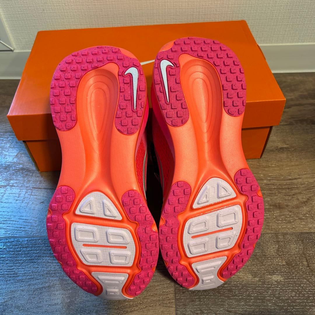 【新品未使用】ナイキ ボメロ18 24.5cm