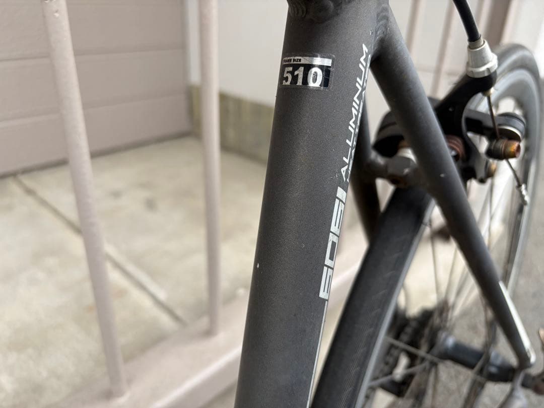 グレー ロードバイク Shimano 105