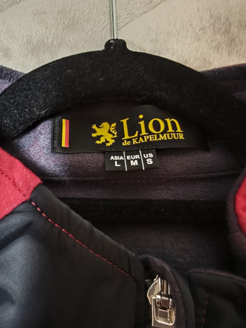 【Lion de Kapelmuur プログレスウォームジャージ マルーン　L