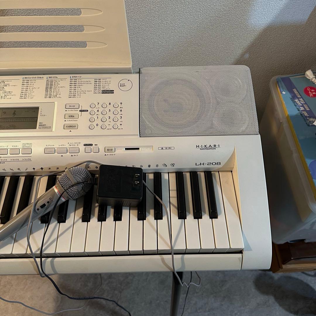 CASIO カシオ　電子ピアノ　電子キーボード　LK-208