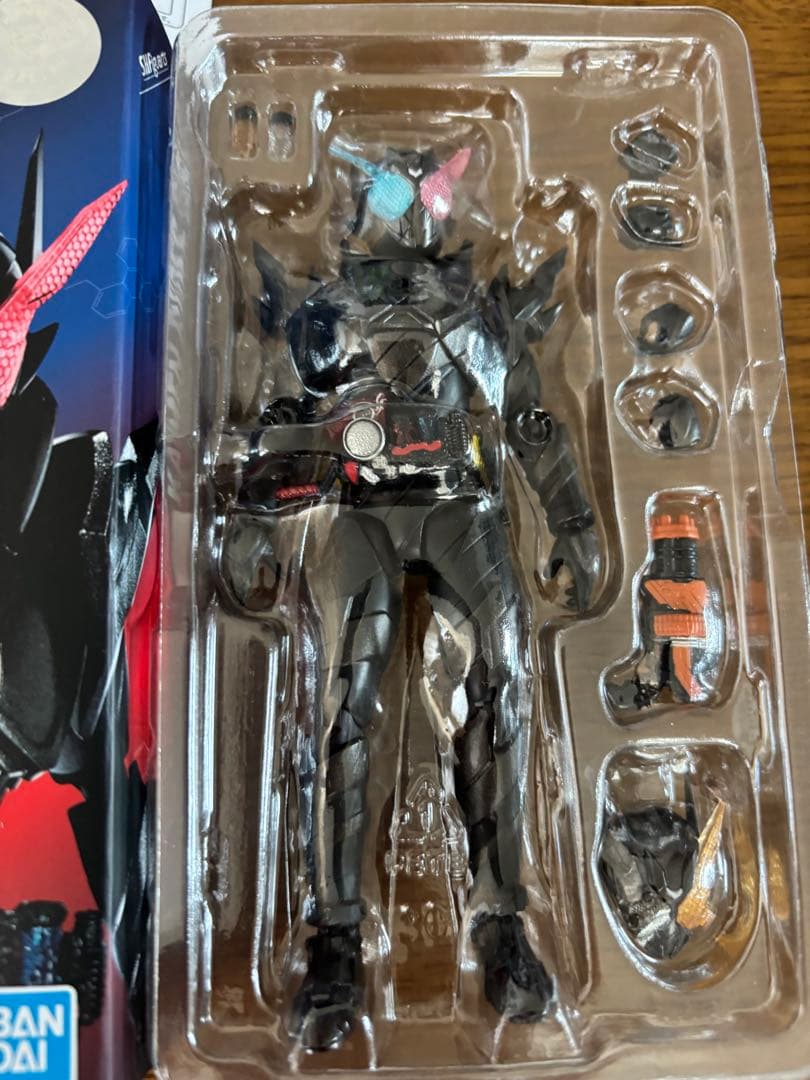 SHFiguarts 仮面ライダービルド ラビットハザードフォーム