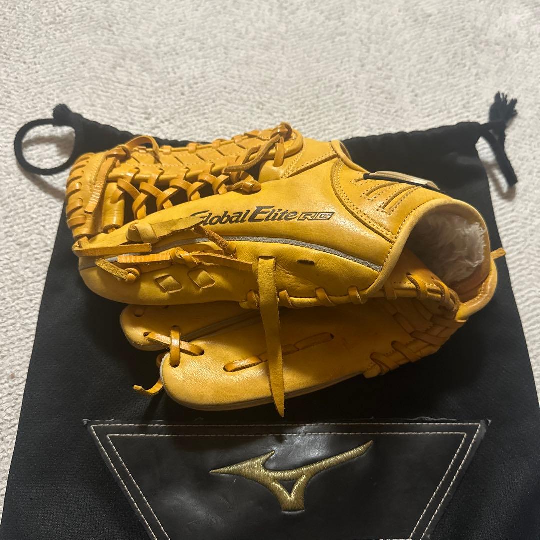 美品【左利き用】MIZUNO★少年用グローブ★グローバルエリートRG★専用袋付き