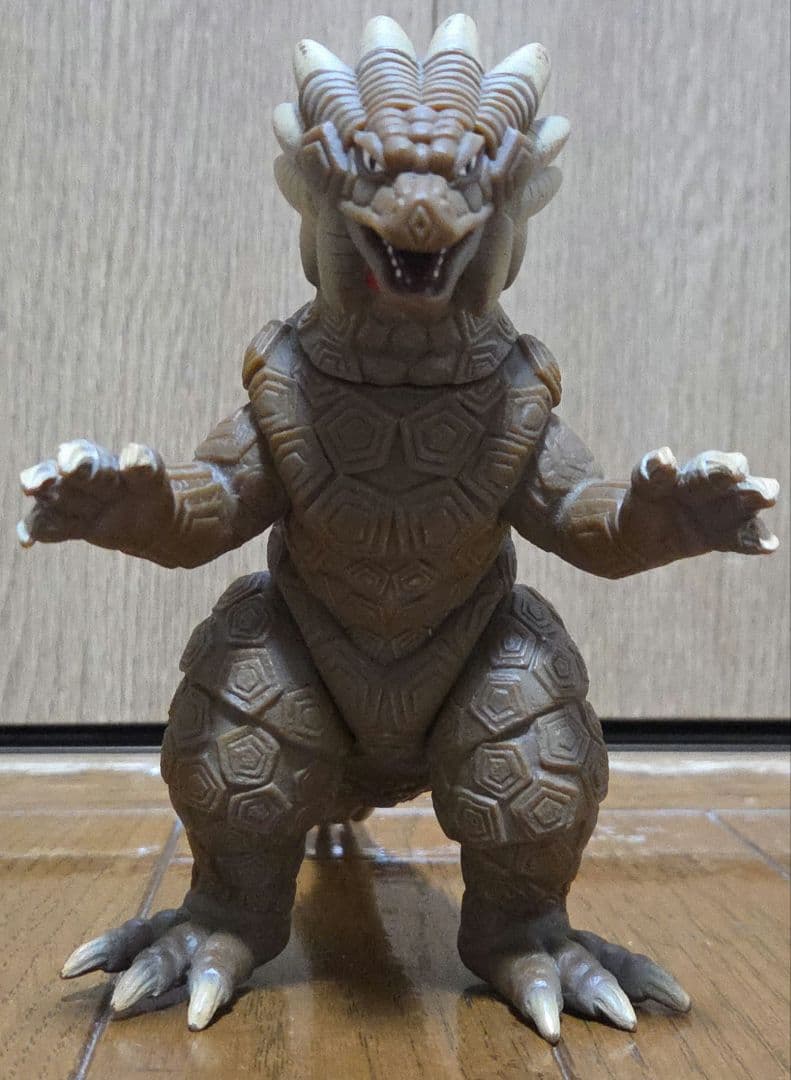 ウルトラ怪獣　サラマンドラ　ハイパーホビー版