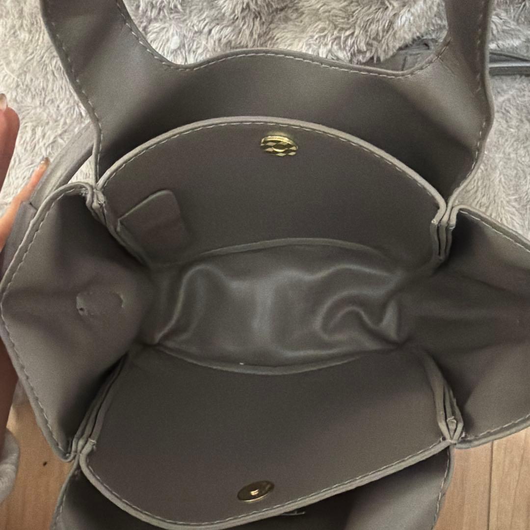 ノベルティー　PRADA グレー スエード ショルダーバッグ