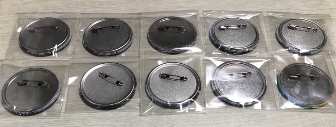 ヒロ　からぴち　缶バッジ　10個セット　カラフルピーチ