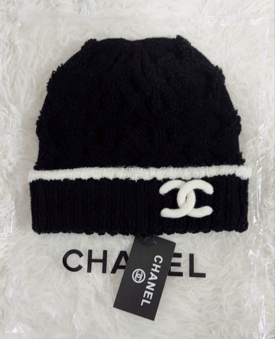 新品CHANELシャネル　海外限定ノベルティニット帽　ココマークニット帽