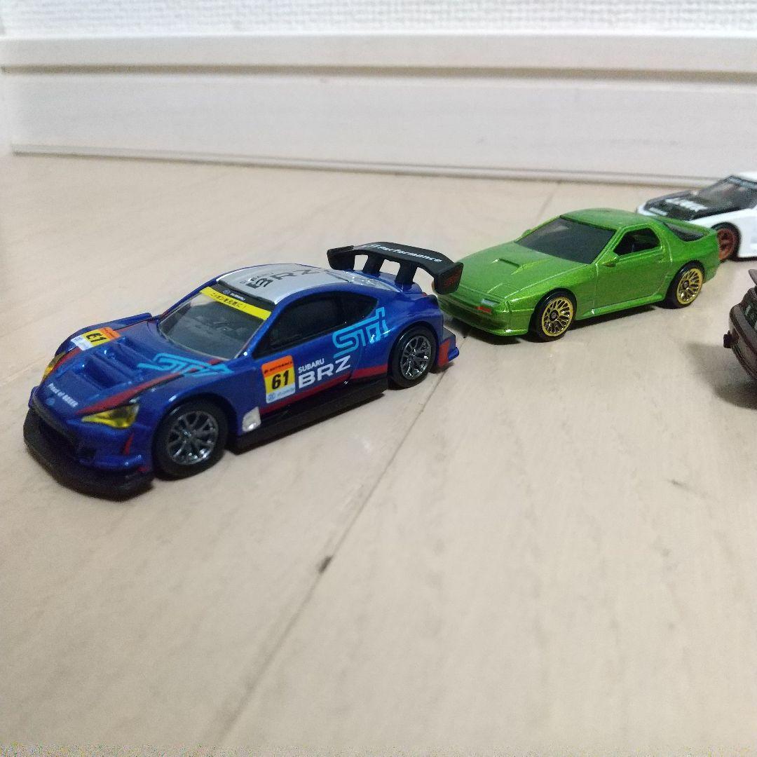 ミニカー9台セット、トミカ、ホットウィール等。