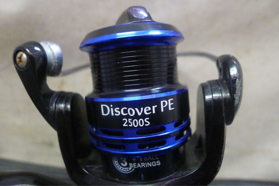 モアベイツ　スピニングリール　ディスカバー　PE2500S