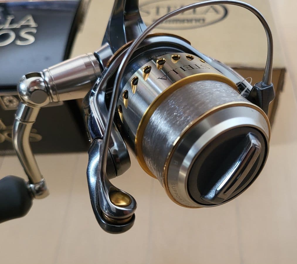シマノ 04 ステラ 2000S スピニングリール　美品