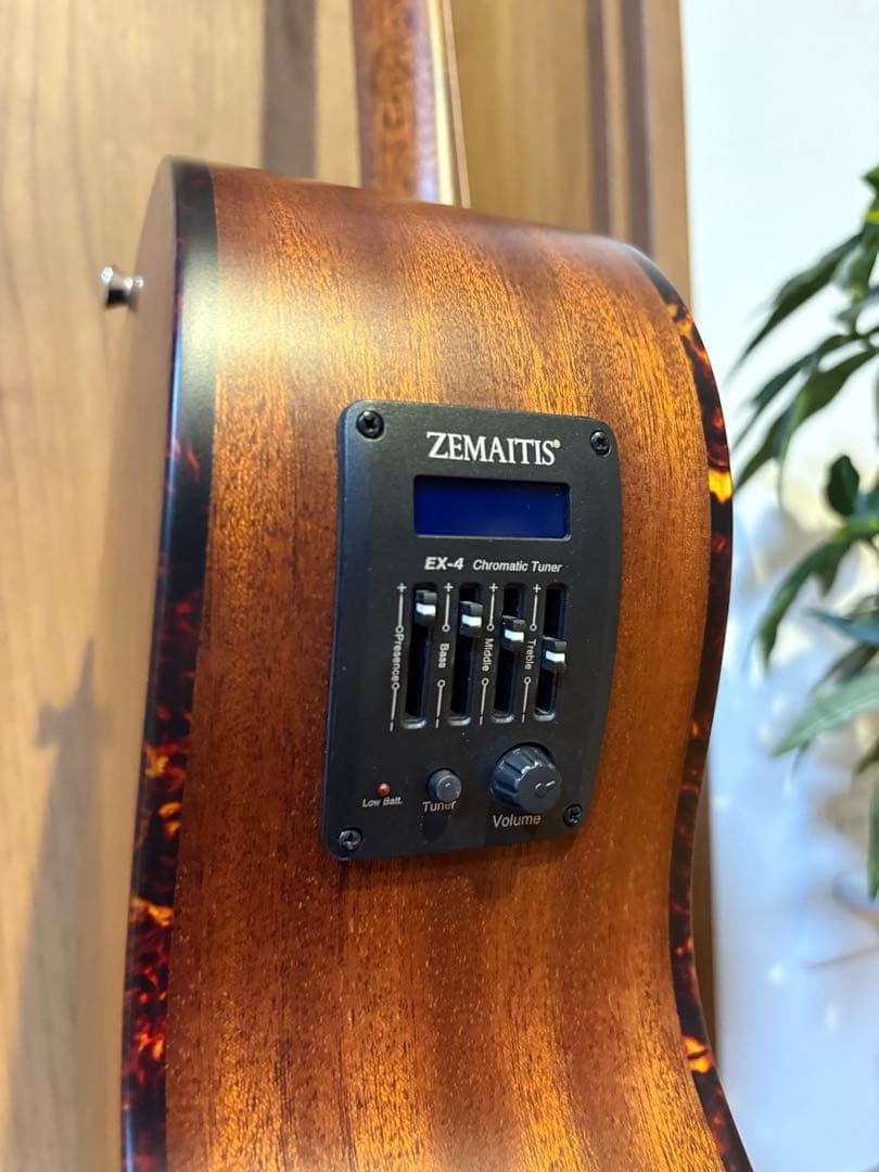 ギター　ゼマイティス　ZEMAITIS 新品未使用‼️ピック　ケース付き