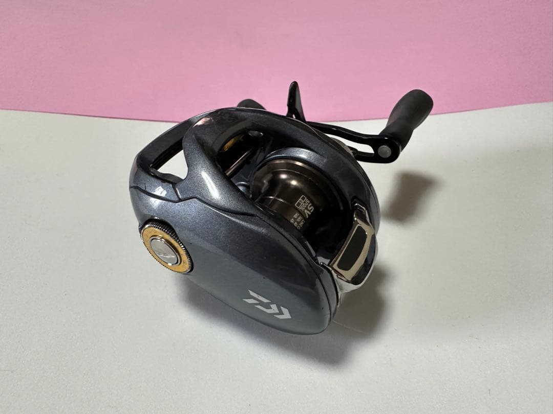 ダイワZILLION SV TW ベイトリール　右巻き　6.3