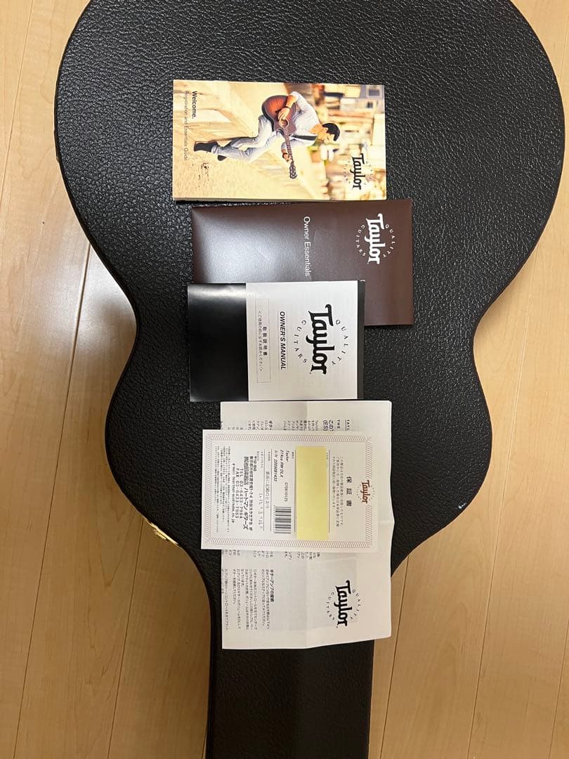 Taylor アコースティックギター ハードケース付き