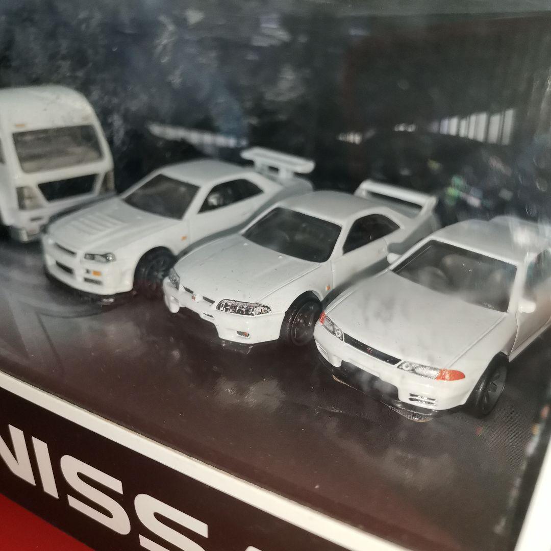 スカイライン　プレミアム　コレクターズ　ジェネレーションズ　白色　GT-R