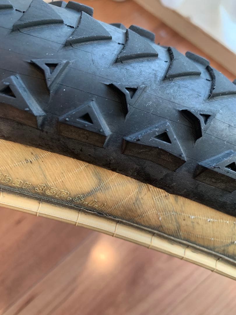 ULTRADYNAMICO MARS 26×2.2?? タイヤ