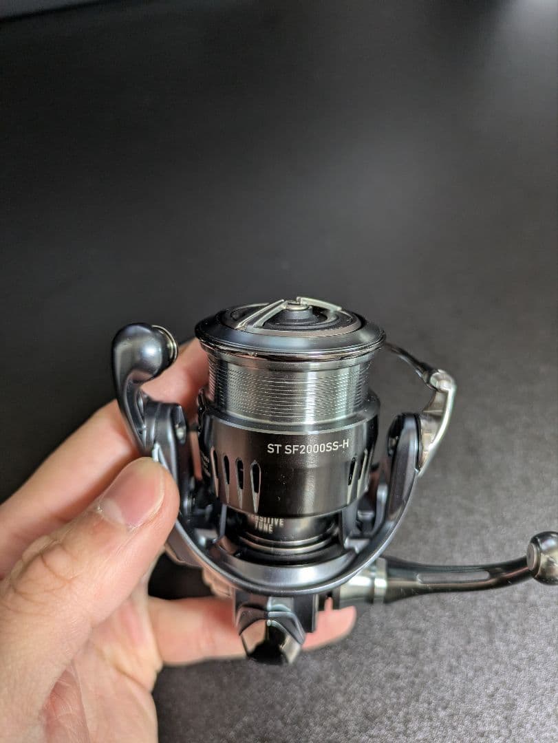 リール daiwa airity st sf 2000ss-h