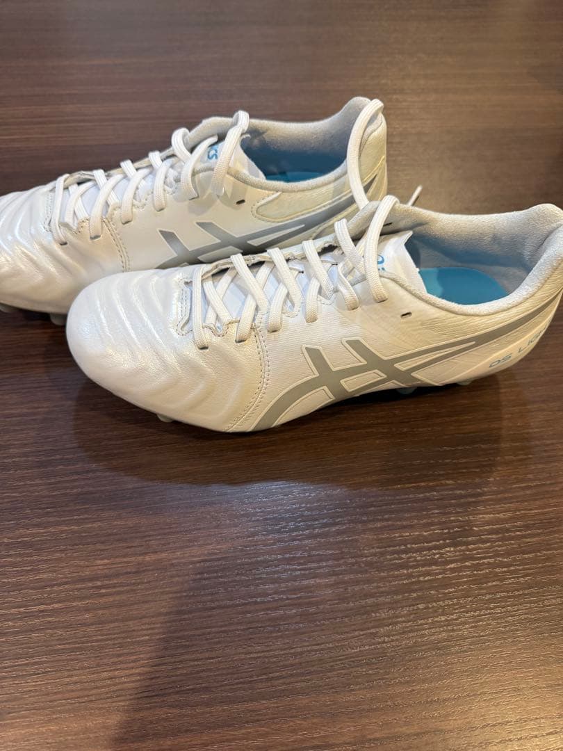 ASICS サッカーシューズ ホワイト