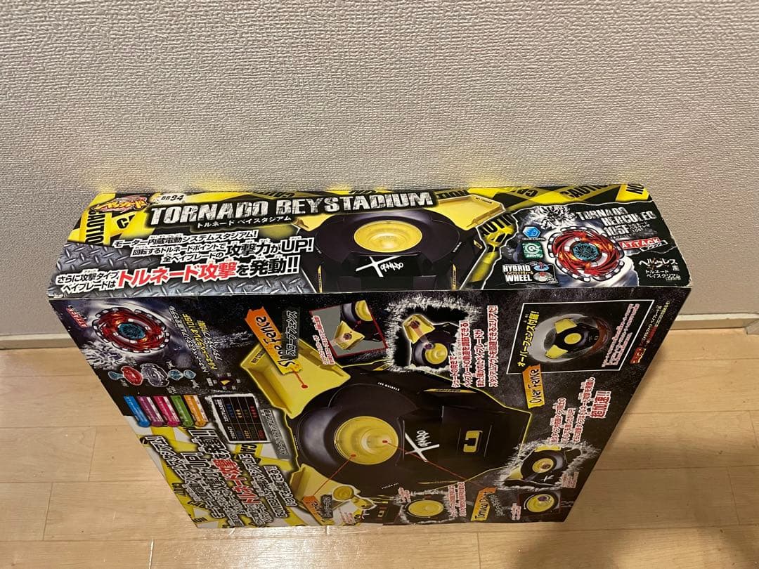 ベイブレード トルネードベイスタジアム ※メタルフェイス3点付き【新品未開封】