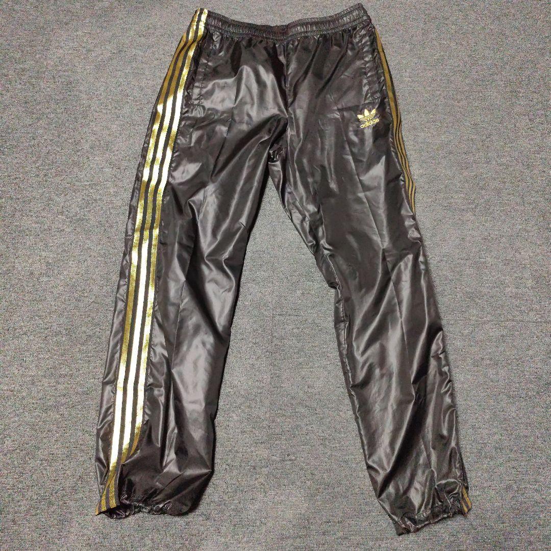 adidas ナイロンセットアップ ブラック ゴールド
