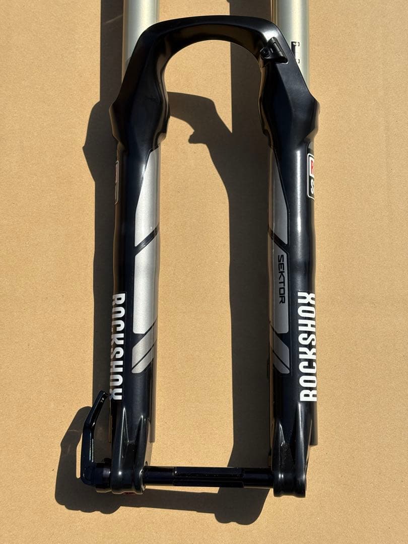 ROCKSHOX Sektor サスペンションフォーク 26