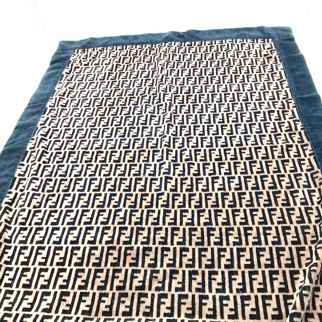 FENDI フェンディ ブランケット ひざ掛け 綿毛布 ズッカ柄