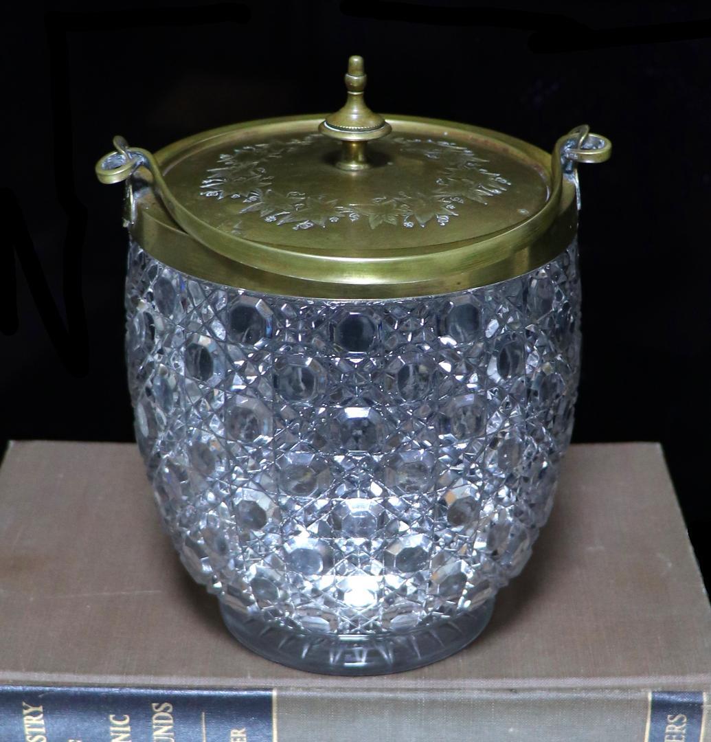 オールド・バカラ 1890年頃 ブロンズ装飾 切子 蓋付クリスタル器 ディアマン