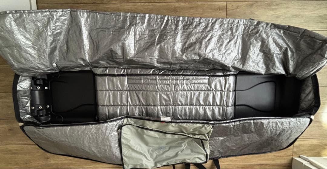BURTON スノーボードバッグ 黒　166cm