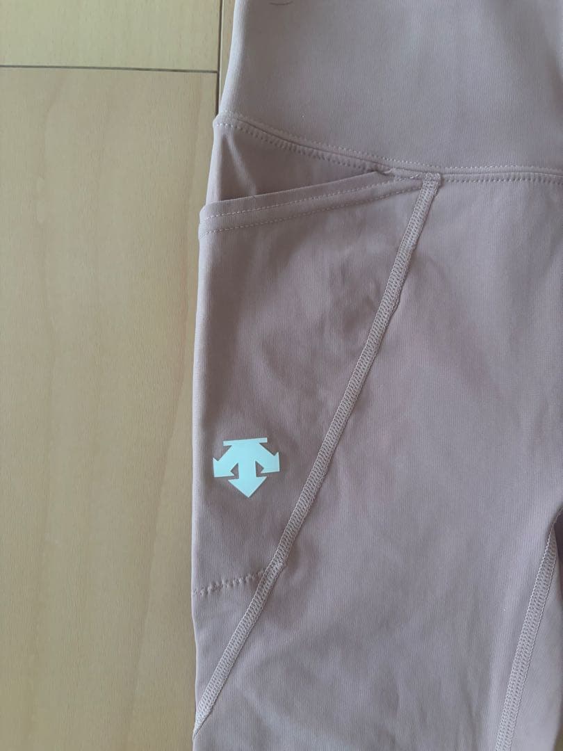 DESCENTE ヨガウェア タンクトップとレギンスセット