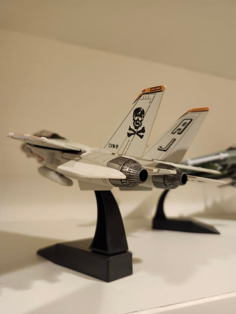 航空機モデルセット F-14 F/A-18 F-14アグレッサー機　27分1
