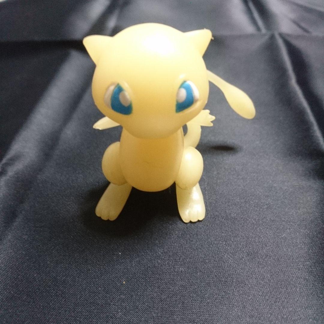 激レア ポケモン ミュウ 蓄光 フィギュア Pokemon