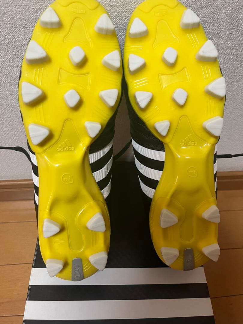 サッカースパイク aZ takumi sen BOOST 3