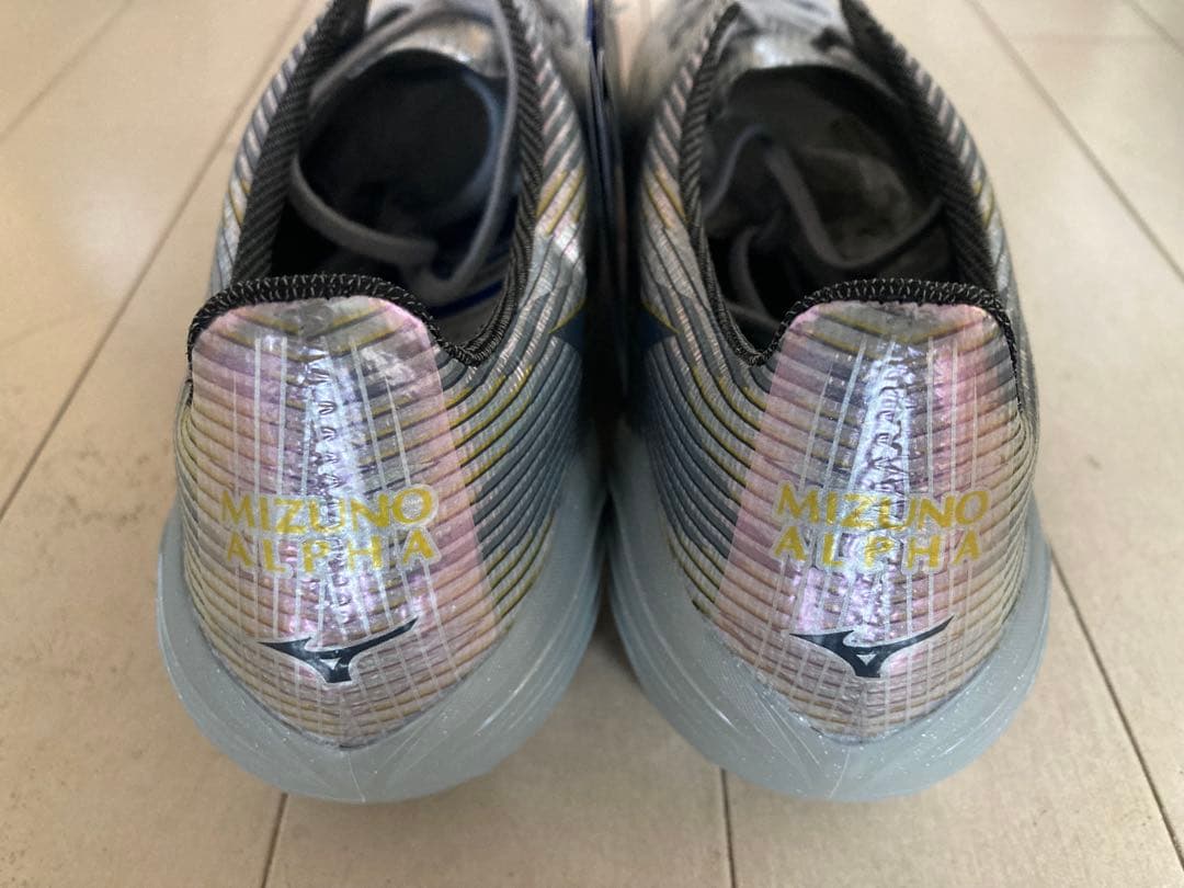 ミズノα2ジャパン　プラチナムシルバーパック　27.5㎝　新品。
