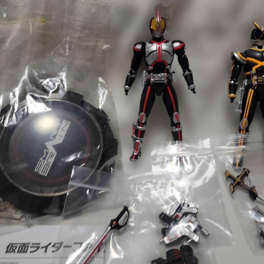 仮面ライダーファイズ　カイザ　グローイングステージセット　フィギュアーツ