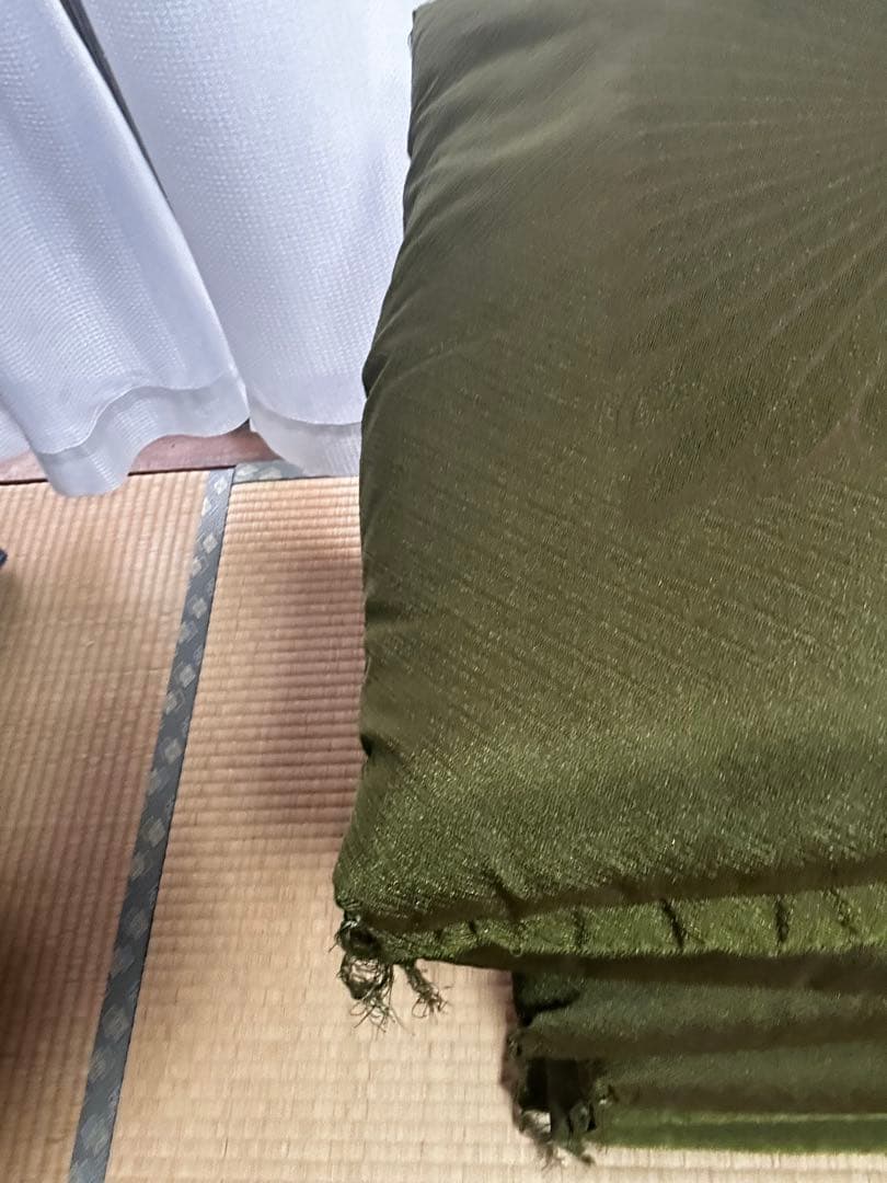 み*ず様 オリーブグリーン刺繍入り座布団8枚セット