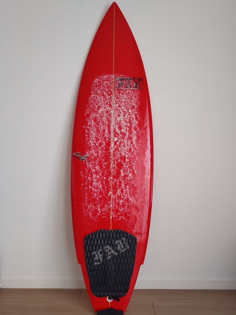【引取限定】ショートボード　5’10フィート　FCSフィンセット