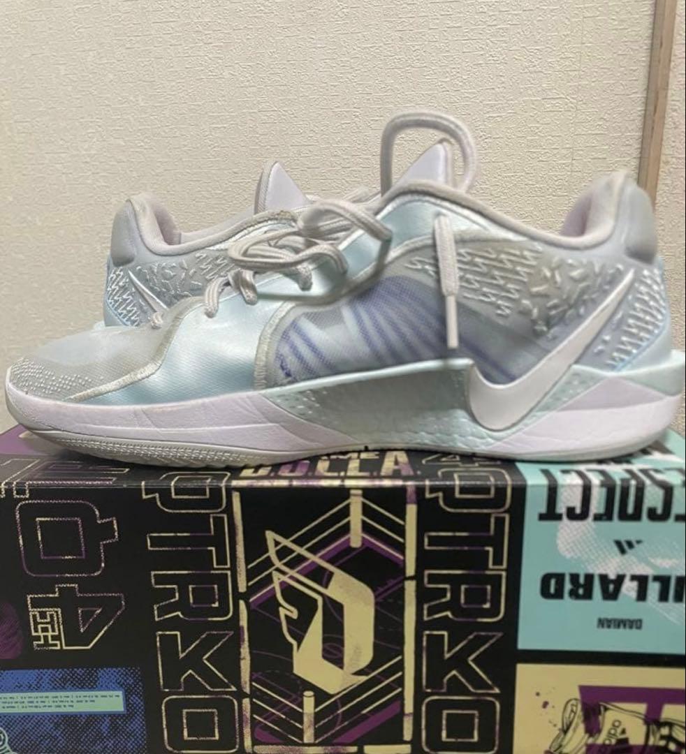 NIKE サブリナ2