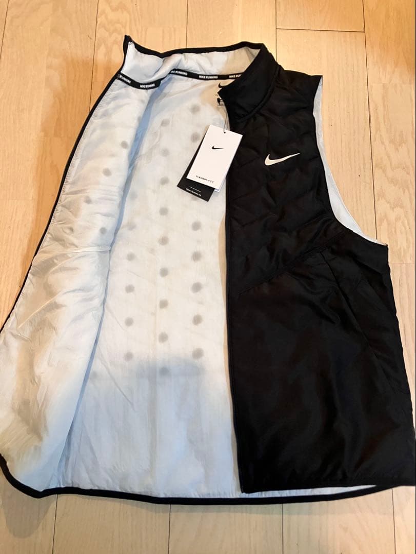 NIKE ランニングウェア ベスト 新品 メンズ アウターナイキ Lブラック