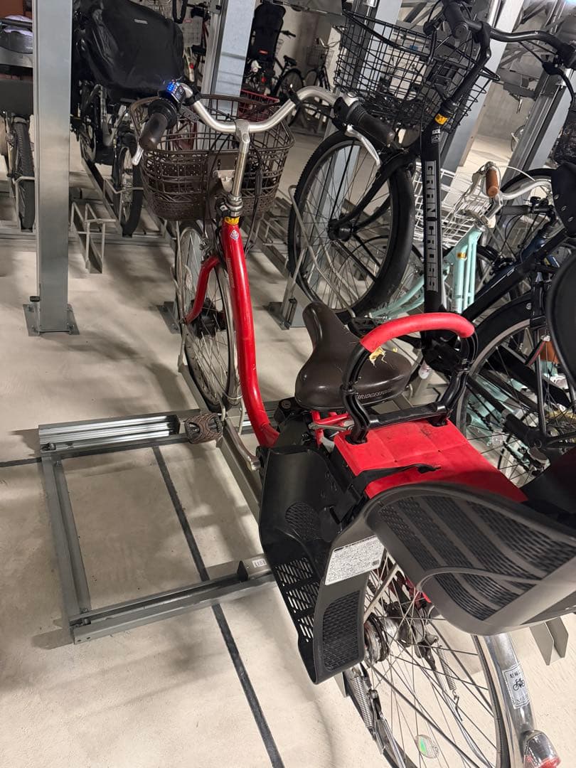 ブリヂストン電動アシスト自転車 赤 チャイルドシート付き　26インチ