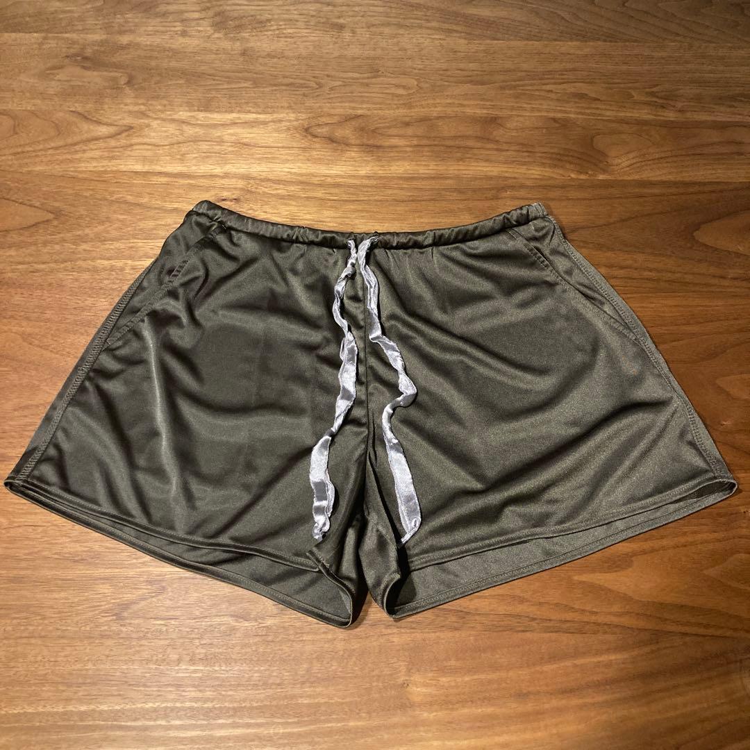 【美品】emmiエミヨガ　トップス＆ショートパンツ　上下セットアップ